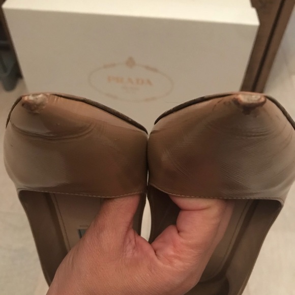 👠Prada Nude/Tan Patent Leather 38 Heel Closed Toe - Picture 6 of 8